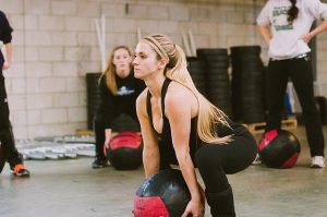 lady doing squats