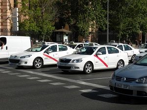 madrid taxis on street