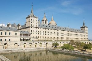 800px-Monasterio_de_El_Escorial_03