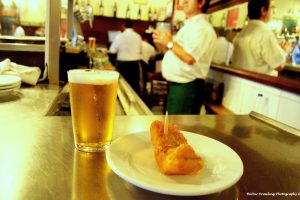 beer and tapa on bar