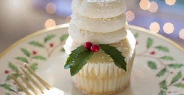 christmas dessert with merengue