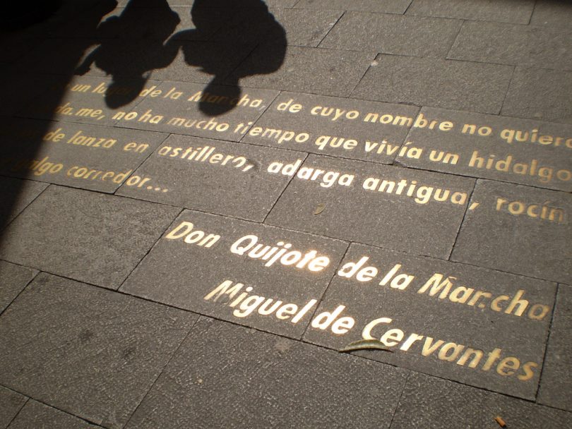 inscriptions sur le sol en espagnol